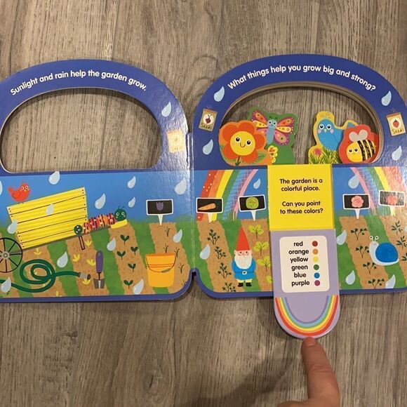 Petite boutique and LAMAZE book bundle - Picture 3 of 5